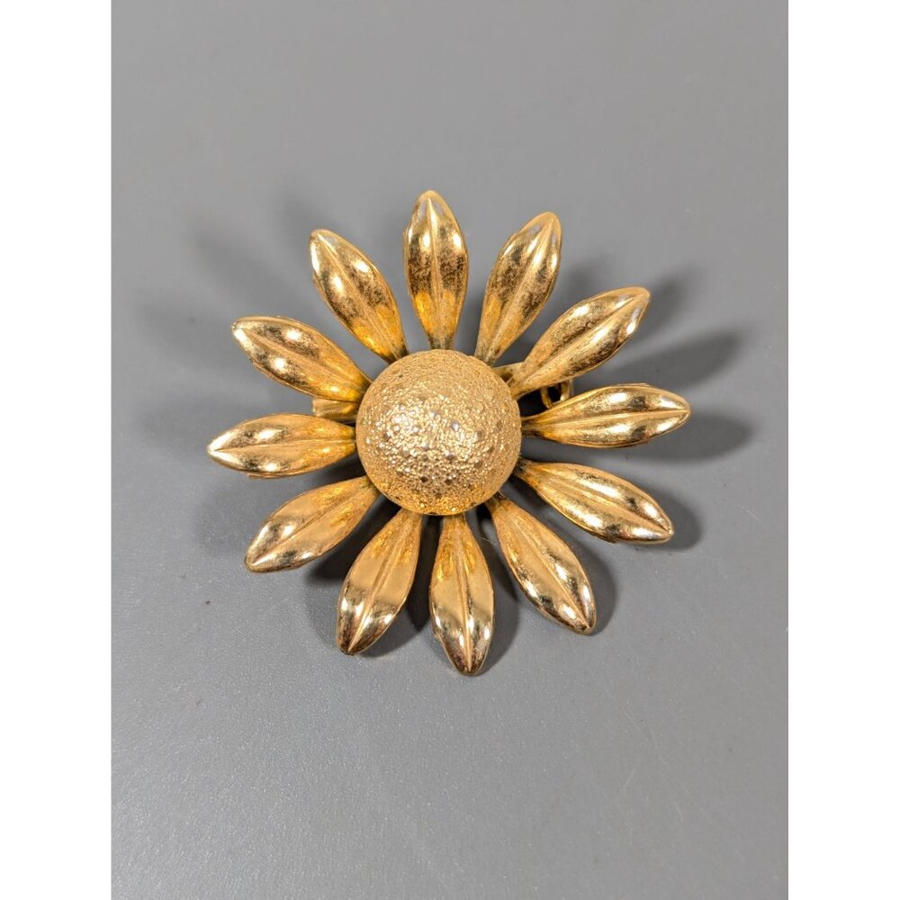 Vintage‎ Gold Tone Daisy Flower Brooch 3D Pin